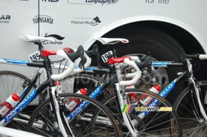 Caisse d'Epargne's Pinarello Cross bikes (1668x)