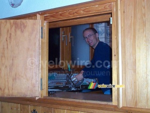 Florent in the kitchen (294x)