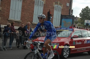 Départ Paris-Tours 2009 : Brice Feillu est un des derniers coureurs à partir (403x)