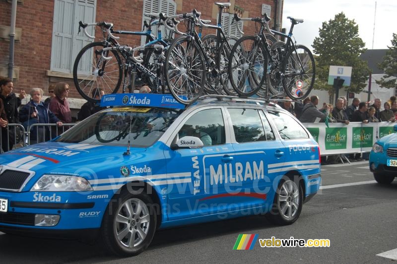 De auto van Team Milram