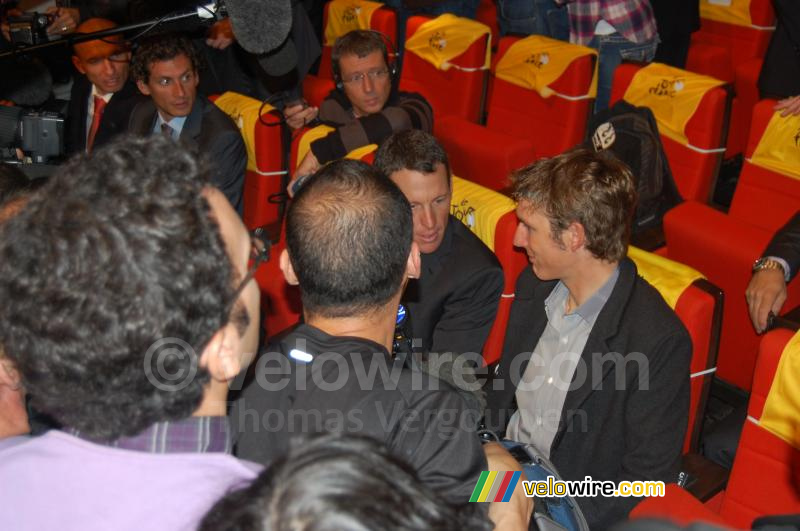 Lance Armstrong en Andy Schleck: haast onmogelijk om een foto te maken ...