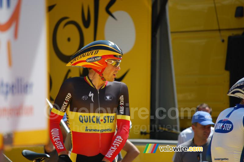 Stijn Devolder (Quick Step) voor de start van de ploegentijdrit in Montpellier