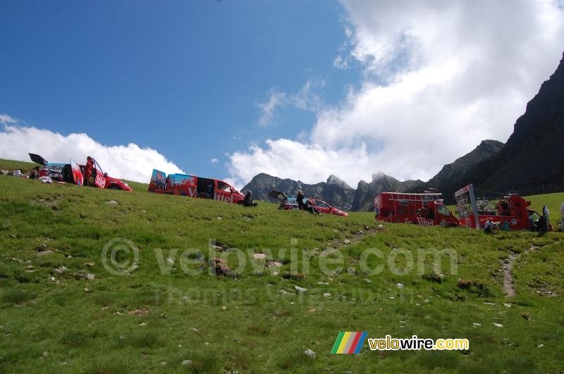 De Vittel reclamecaravaan op het Plateforme de la Coma (Arcalis, Andorra) (2)