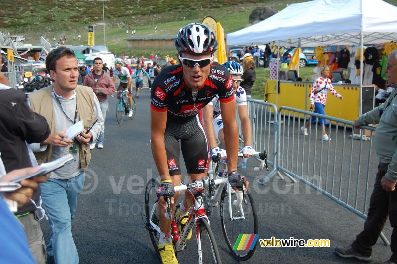 Luis Léon Sanchez (Caisse d'Epargne) na aankomst op Arcalis
