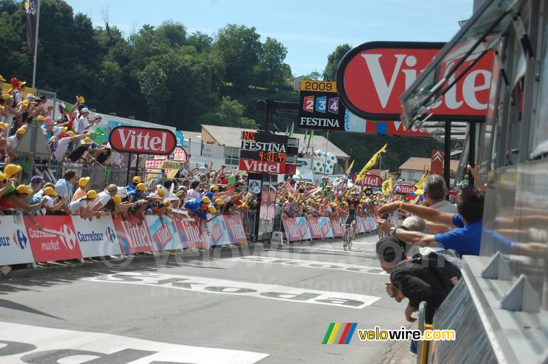 Luis Léon Sanchez (Caisse d'Epargne) wint in Saint-Girons