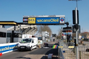 The finish line is being prepared (714x)