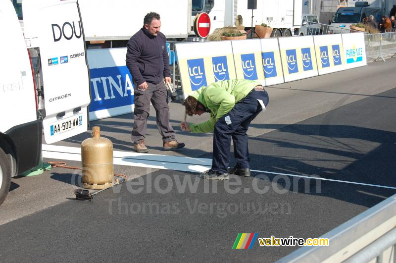 De voorbereiding van de finishlijn (2)