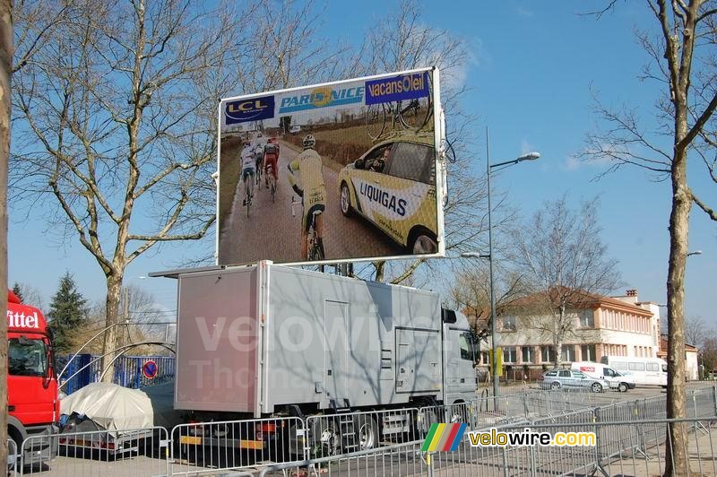 The big screen past the finish in Limoges