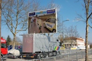 The big screen past the finish in Limoges (703x)