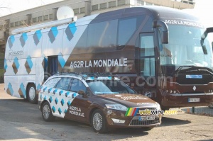 The AG2R La Mondiale bus and car (1235x)