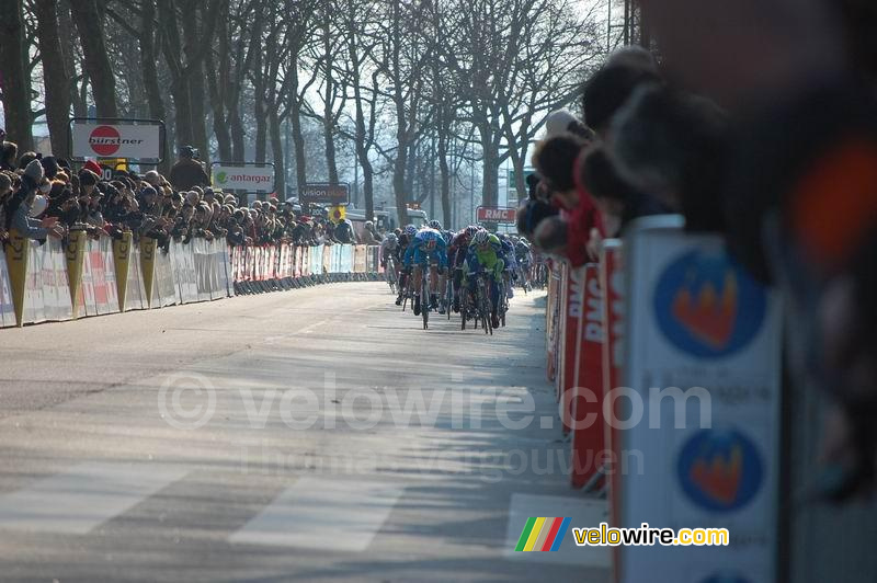 Peter Sagan (Liquigas-Doimo) trekt de sprint aan in Limoges