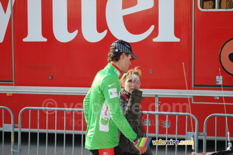 Pascale interviewt Luis Léon Sanchez (Caisse d'Epargne)