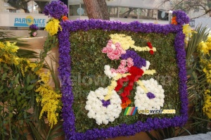 De la décoration de violettes à Tourrettes-sur-Loup (709x)