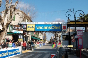 The finish in Tourrettes-sur-Loup (586x)