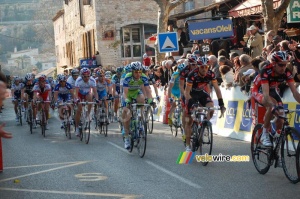 Premier passage à Tourrettes-sur-Loup : Alejandro Valverde (Caisse d'Epargne) (583x)