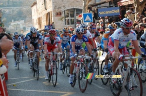 Premier passage à Tourrettes-sur-Loup : Serguei Ivanov & Joaquim Rodriguez (Team Katusha), Sébastien Minard (Cofidis) & Laurent Didier (Saxo Bank) (554x)