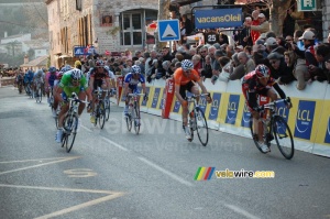 Sprint for the second place: Alejandro Valverde (Caisse d'Epargne) and Peter Sagan (Liquigas-Doimo) (537x)