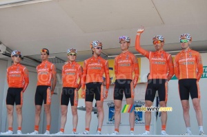 The Euskaltel-Euskadi team (721x)