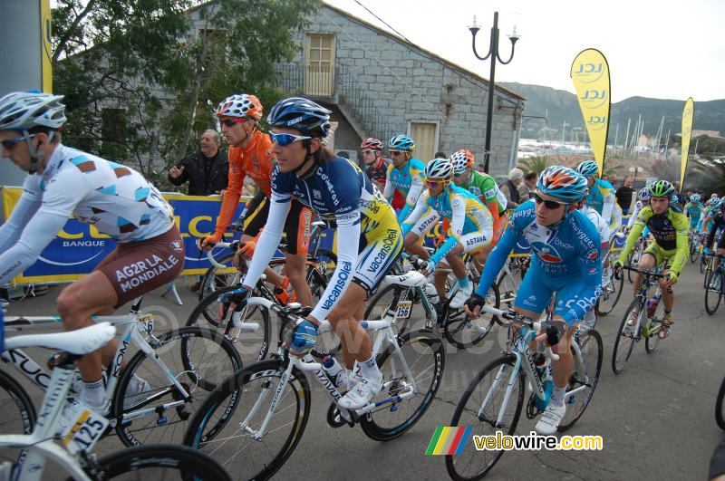 De renners gaan van start (3)