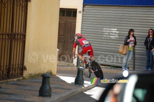 Florian Stalder (BMC Racing Team) dans le centre de Porto-Vecchio (4) (786x)