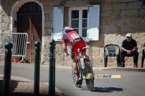 Florian Stalder (BMC Racing Team) dans le centre de Porto-Vecchio (5) (817x)