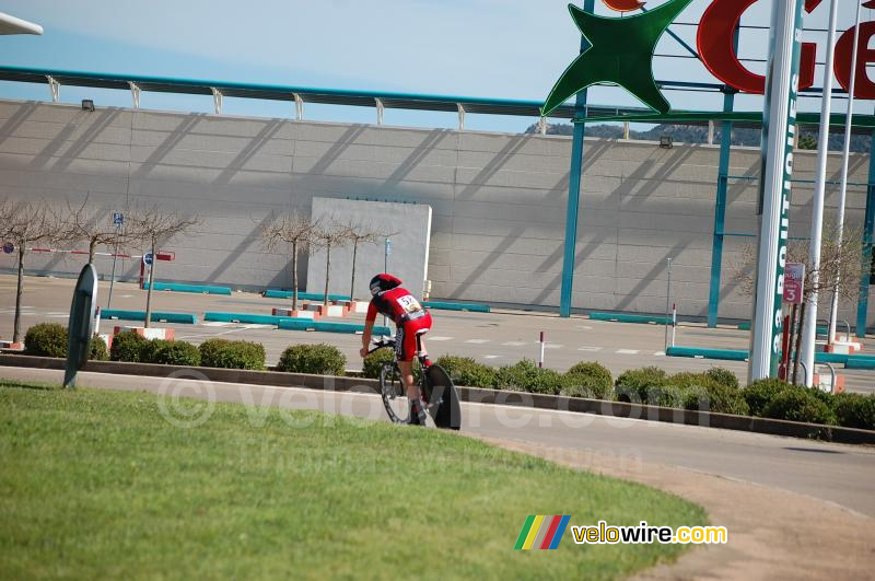 Florian Stalder (BMC Racing Team) op de ringweg rondom Porto-Vecchio