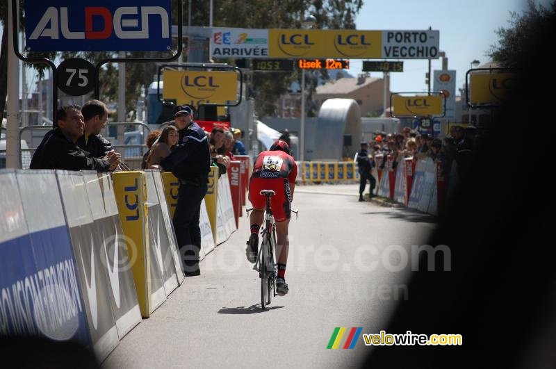 Florian Stalder (BMC Racing Team) bij de finish