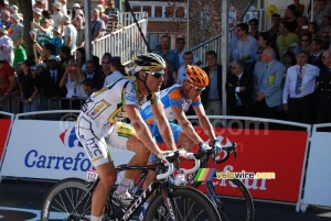 Bernhard Eisel (HTC-Columbia) & Robbie Hunter (Garmin-Transitions) (576x)