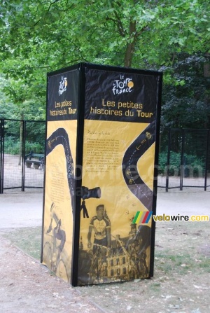 Totem Les petites histoires du Tour in the Village Départ (891x)