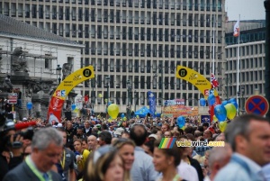 Many people at the start in Brussels (1087x)