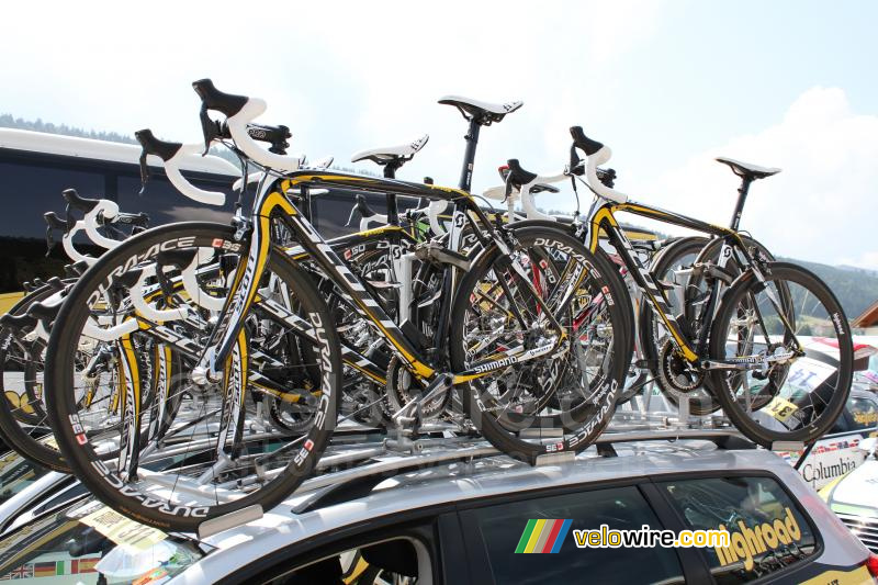 De fietsen op het dak van de HTC-Columbia auto