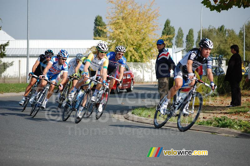 De kopgroep in Vendôme: Jorgensen, Meyer, Krivtsov, Geschke, Maes, Saramotins, Flecha & Pichon