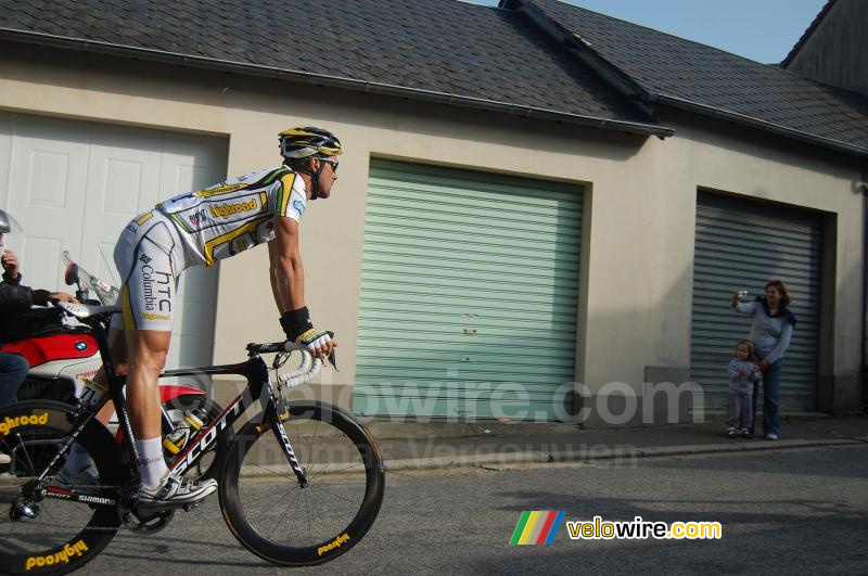 Bernhard Eisel (HTC-Columbia) als laatste aan de start