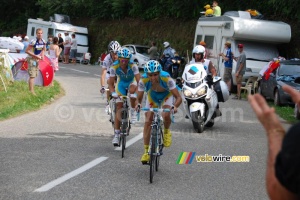 Daniel Navarro & Alberto Contador (Astana) & Andy Schleck (Team Saxo Bank) (1366x)