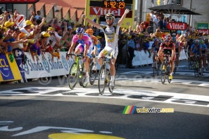 Mark Cavendish (HTC-Columbia) remporte l'étape (3) (387x)