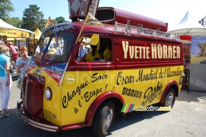 La camionnette d'Yvette Horner du Tour de France 1955 (2638x)