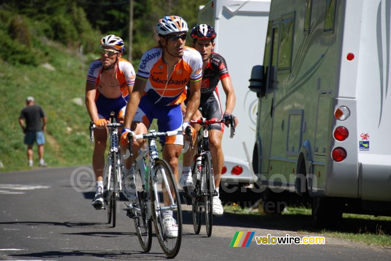 Oscar Freire & Lars Boom (Rabobank) & Imanol Erviti (Caisse d'Epargne)
