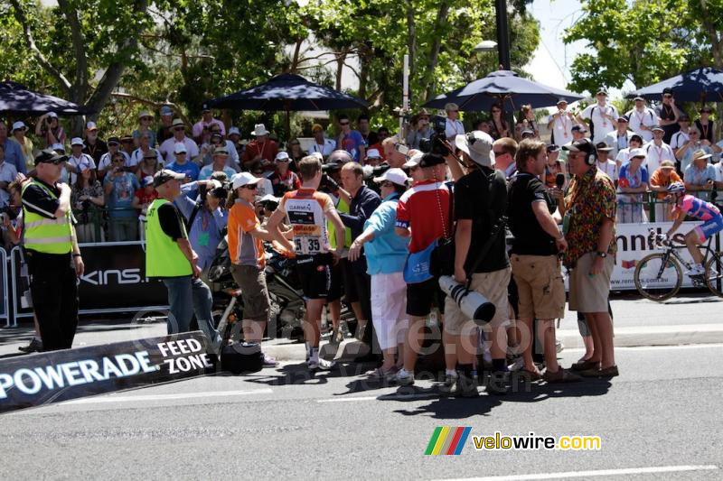 Cameron Meyer (Garmin-Cervélo) wordt geïnterviewd