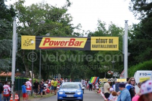 Il y a du monde en zone de ravitaillement (581x)