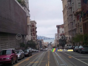 [San Francisco] - La déscente de Powell Street en cable car (812x)