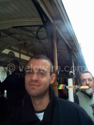 [San Francisco] - Denis sur le cable car (807x)