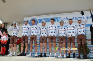 The AG2R La Mondiale team (612x)