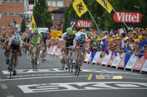 André Greipel (Omega Pharma-Lotto) le remporte de Mark Cavendish (669x)