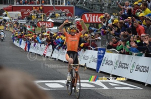 Samuel Sanchez (Euskaltel-Euskadi) remporte l'étape (1028x)