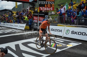 Samuel Sanchez (Euskaltel-Euskadi) remporte l'étape (3) (676x)