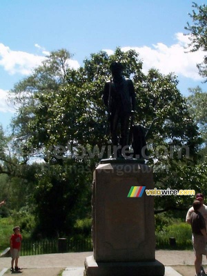 [Boston] - Statue of one of the soldiers in Concord (461x)