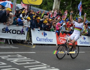 Thor Hushovd (Team Garmin-Cervélo) wins the stage in Gap (691x)