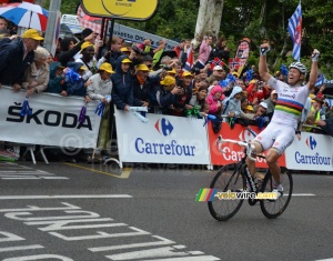 Thor Hushovd (Team Garmin-Cervélo) wins the stage in Gap (531x)